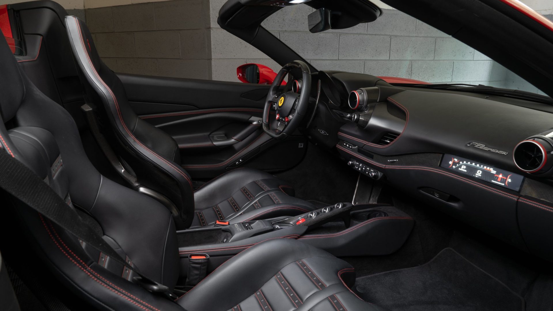 Ferrari F8 Spider a noleggio – Milan Luxury Cars (foto 6)